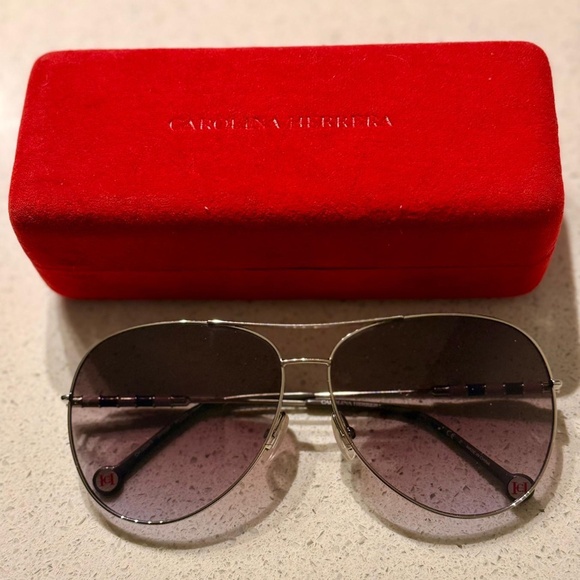 Carolina Herrera sunglasses - Picture 1 of 5